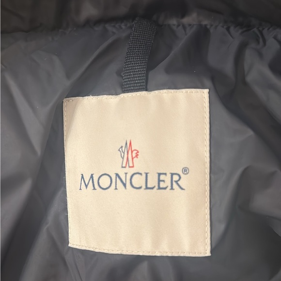Authentic Mens Monclear Down Jacket - Picture 5 of 8